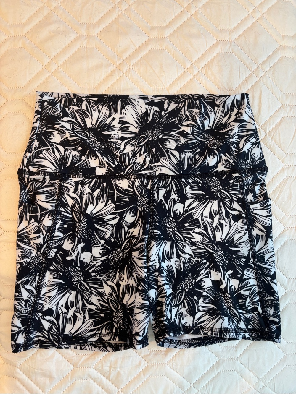 Evolution and Creation Black & White Floral Bike Shorts. Size L